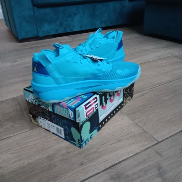 DAME 8 - Picture 7 of 9